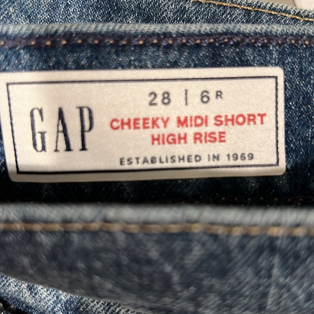 {GAP} “Cheeky Midi Short High Rise” Cuffed Hem Shorts - Picture 2 of 4